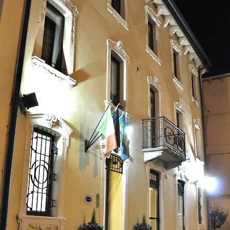 Fontana Szálloda 3*